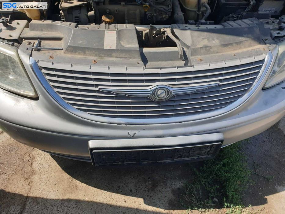 Grila cu Emblema de pe Bara Spoiler Fata Chrysler Voyager IV NFL Non Facelift 2001 - 2004 [C9981]