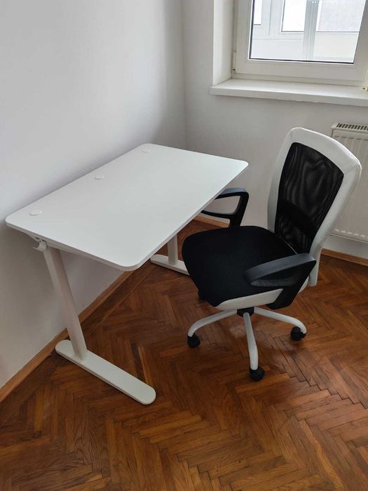 Birou IKEA si scaun de birou XXXLutz