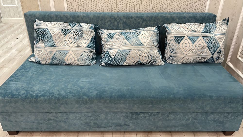 Срочно диван в хорошем состояний раскладной