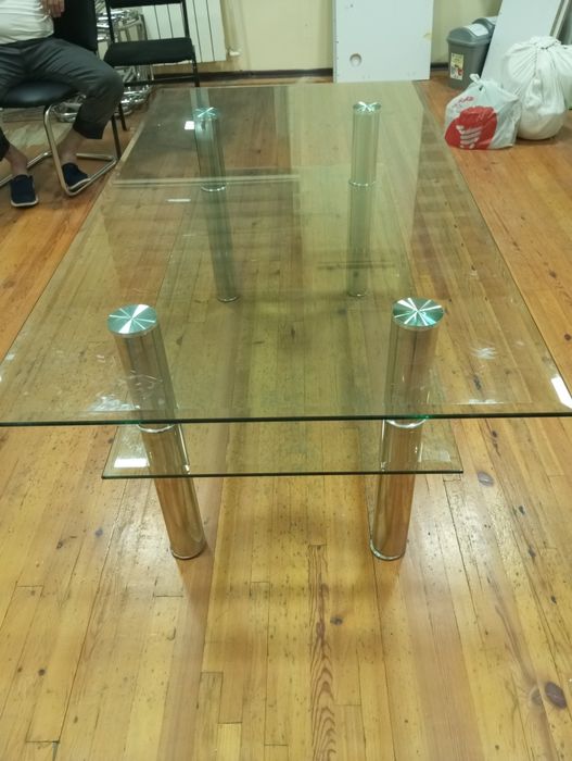 Срочно арзон нархда стул стол сотилади