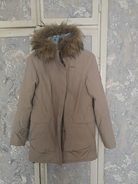 Продам зимние женские куртки