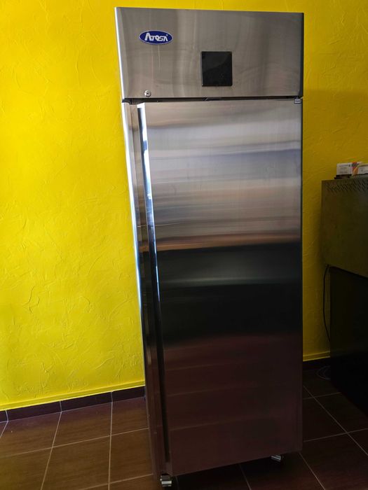 Frigider comercial din otel inoxidabil
