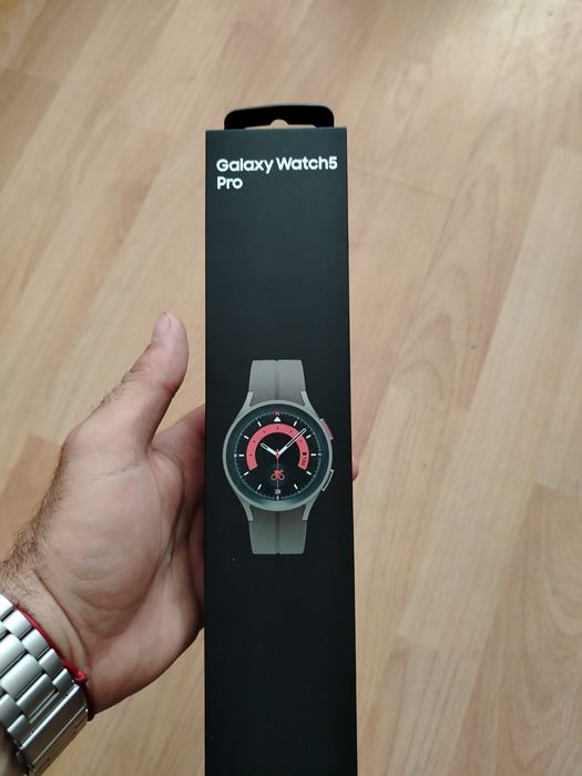 Часовник Samsung Galaxy watch 5 pro