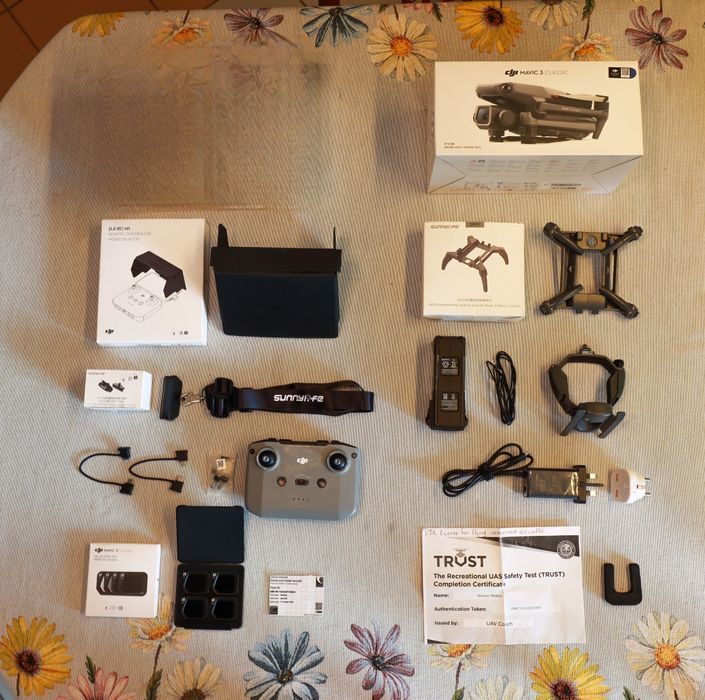 *Чисто Нов* DJI Mavic 3 Classic + RC-N1 + аксесоари – 1 750лв.!
