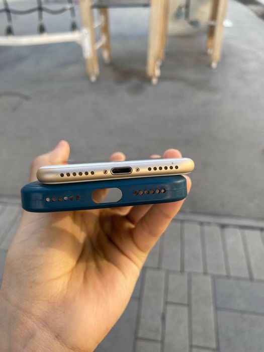 продается iPhone 7