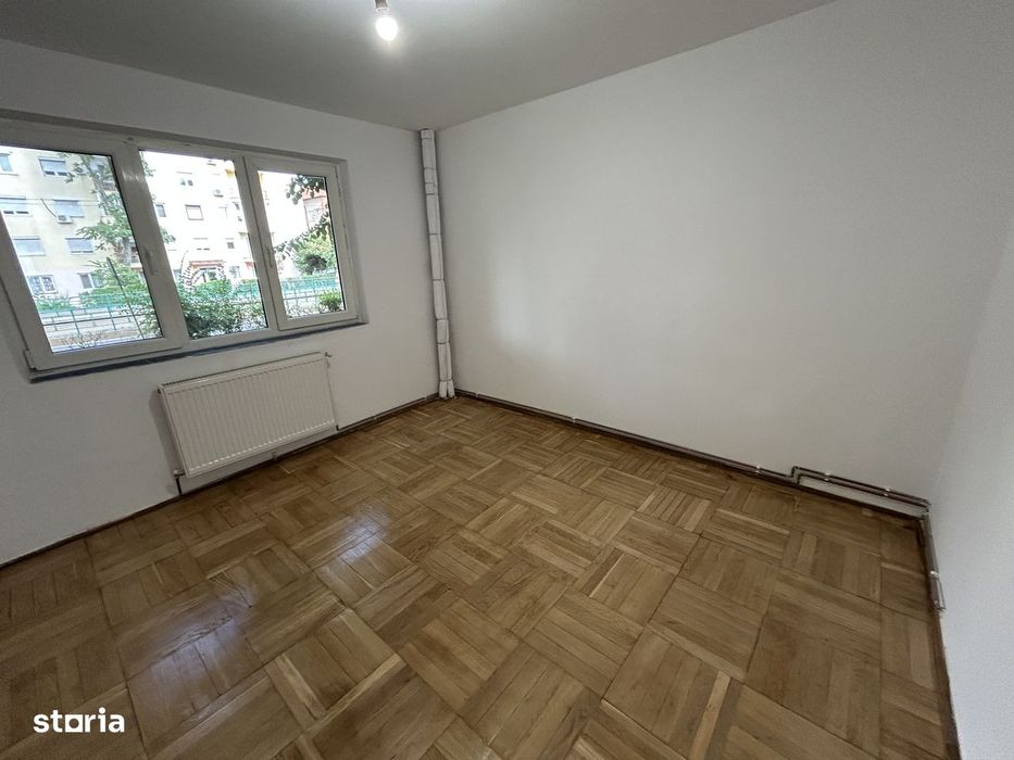 Vand apart.3 cam.Calea Romanilor,la parter inalt,bloc caramida 4 etaje