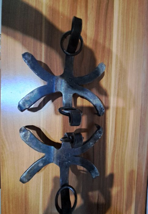 Colțari/ pinteni alpinist.