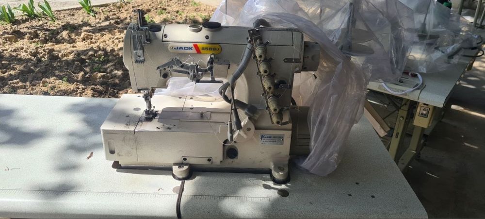 Sotiladigan tikuv mashinalari bor manzil andijon dostavka xizmati bor