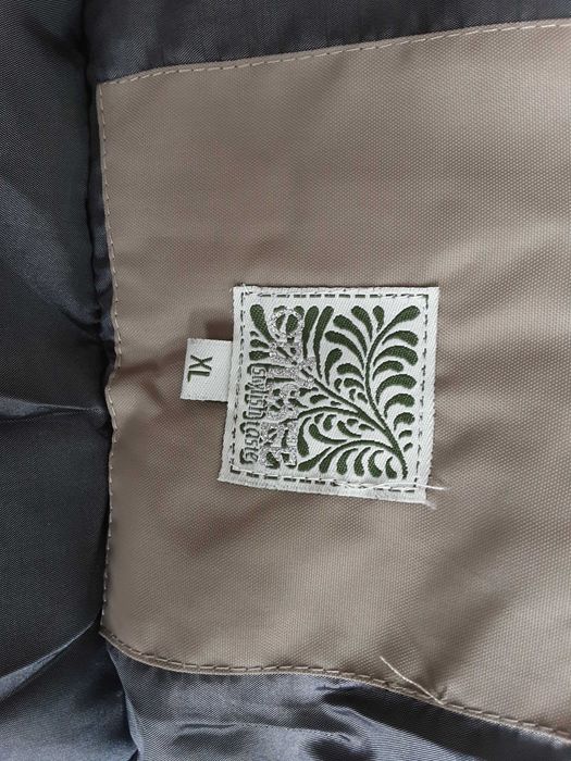 туристически елек, нов XL, бежов.