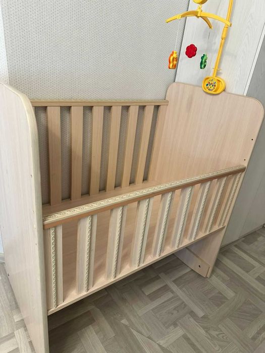 Продам детскую кроватку