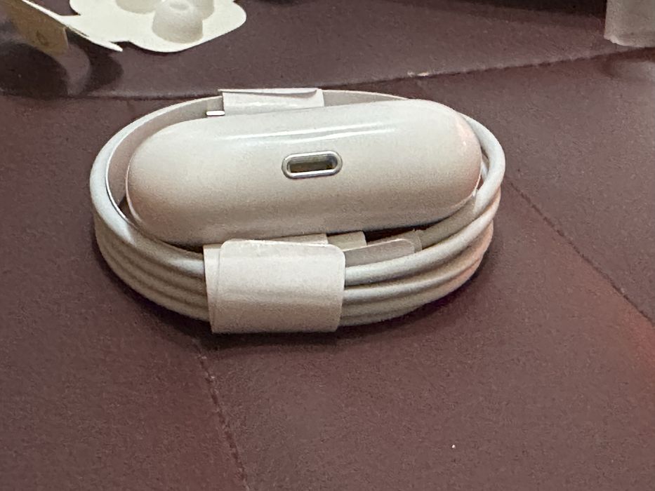 Неупотребявани безжични слушалки AirPods Pro 2-GEN второ поколение