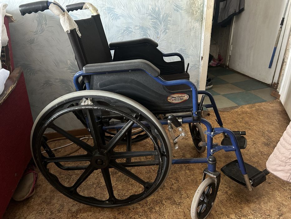 Продам инволидную коляску