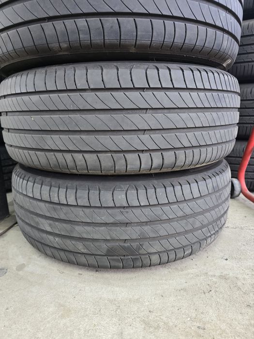 4 Броя 215/55/17 Michelin 2x6,5mm 2x5,4mm