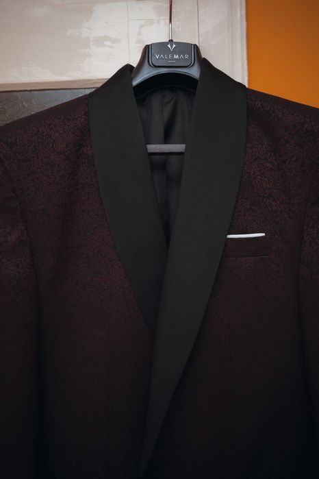 Costum de mire elegant, realizat la comandă, purtat o singură dată