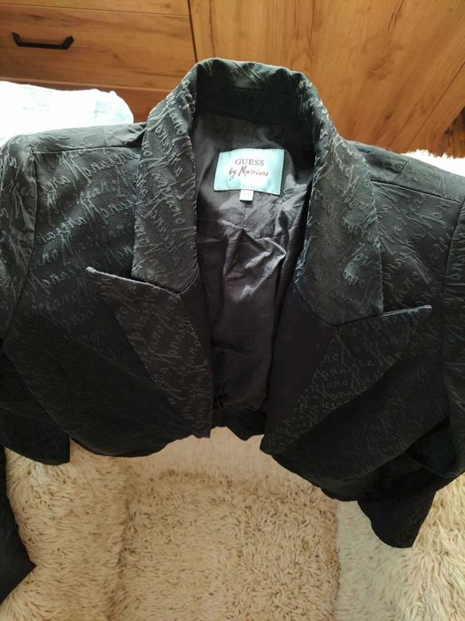 Елегантна рокля със сако.