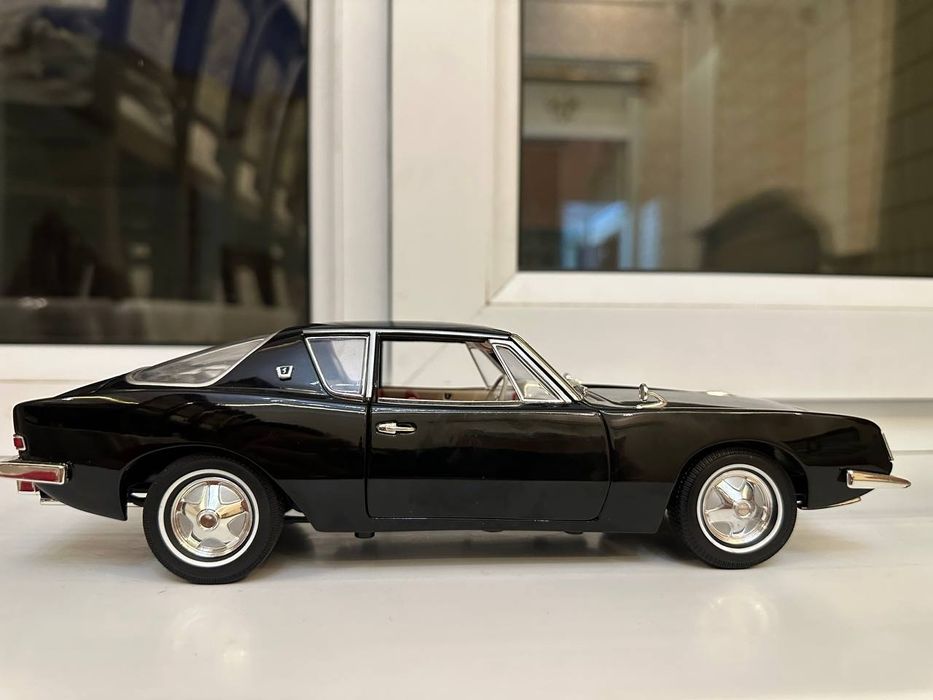 Studbaker avanti 1:18