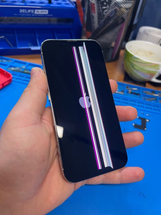 Оригинален дисплей за iPhone 14 PRO и 14 PRO MAX, със забележка!