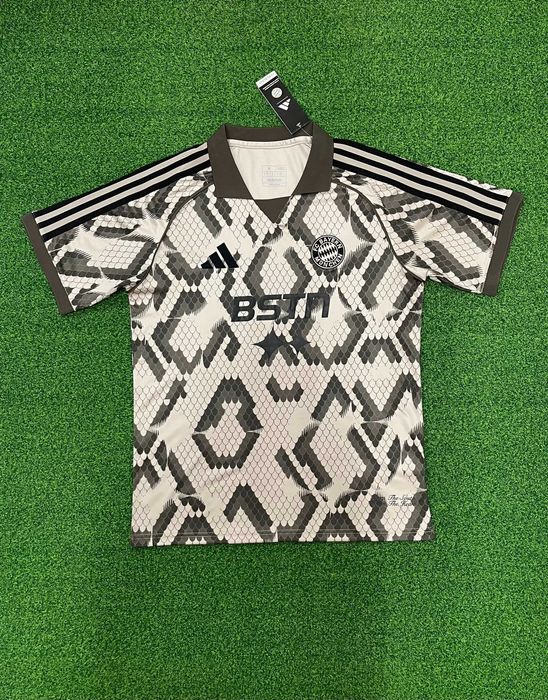 Ново! Байерн Мюнхен / Bayern Munich официални тениски 2025/2026 adidas