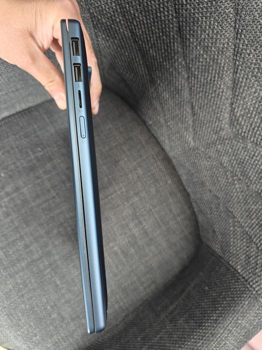 Lenovo cu OLED, 32gb DDR5, ryzen 7, video 4gb,  ultrabook ca NOU