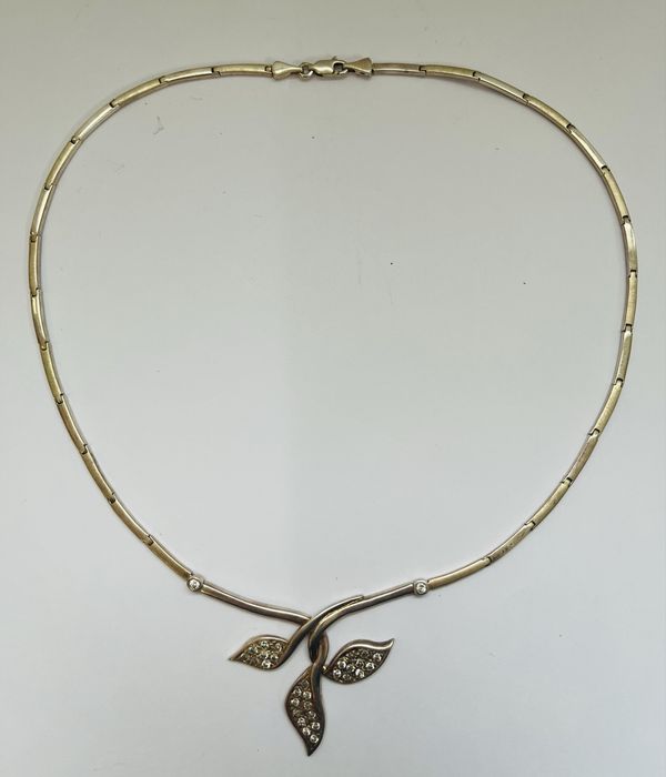 Сребърно колие с родиево покритие