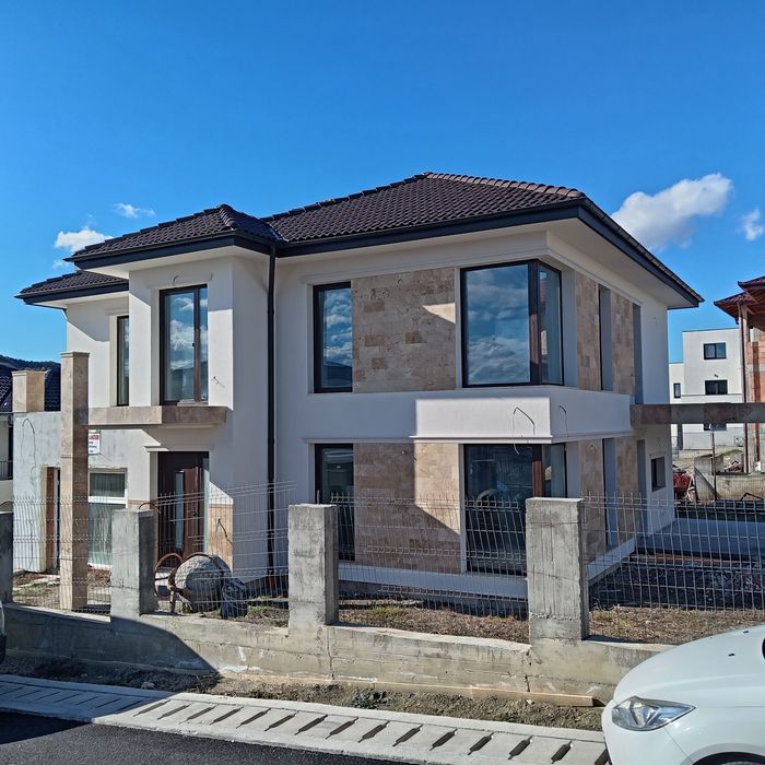 Casă premium de vânzare întrare Chinteni