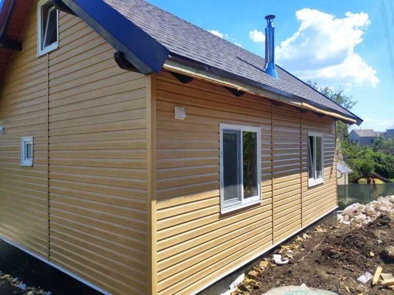 Case din Lemn, Casa Modulara, Garaje Auto si Containere stil birou din structura metalica si panou sandwich termoizolant