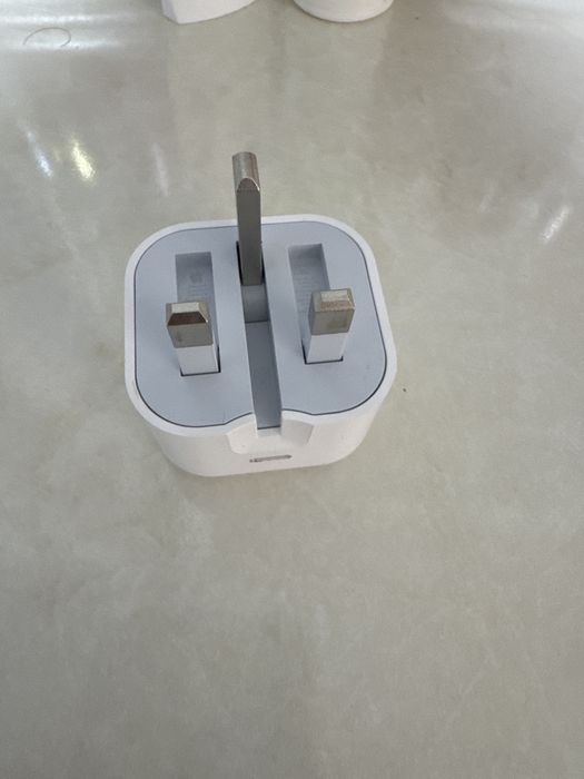 Iphone zaryadnik