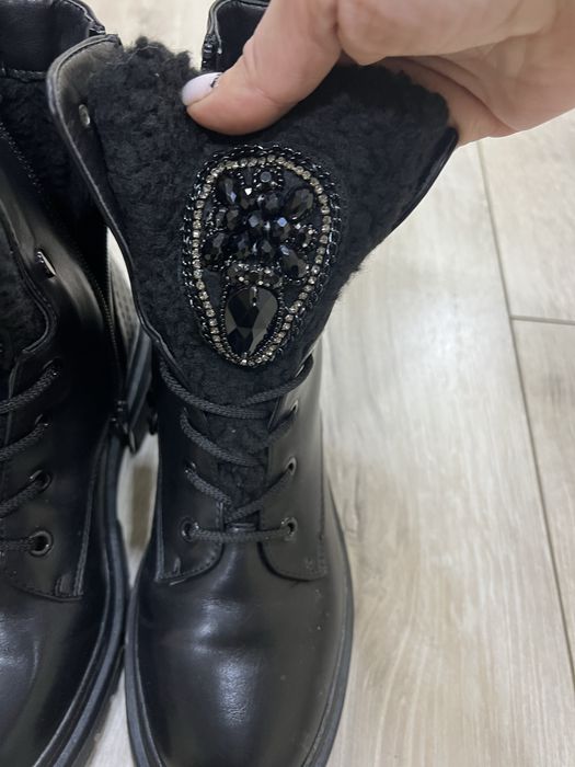 Дамски боти номер 38