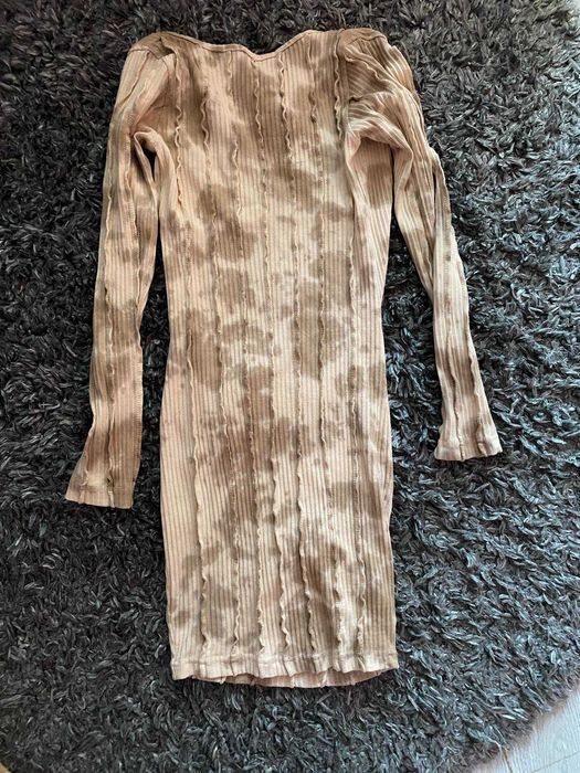 Рокля от Prettylittlething