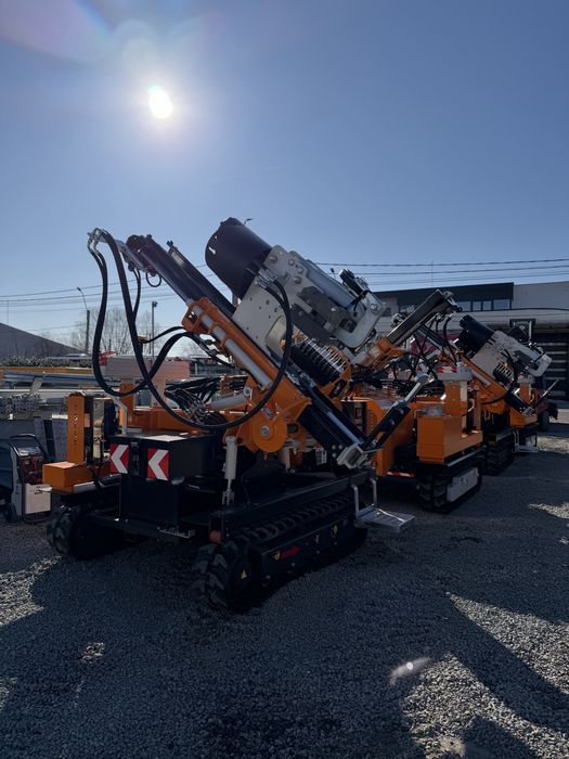 Soneta utilaj  de  batut stalpi /forat Turchi 300F  6 Metri an 2026 nou