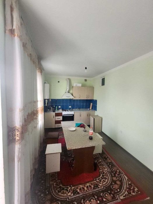 Sotiladi 3 xonali Guliston, Oktyabr