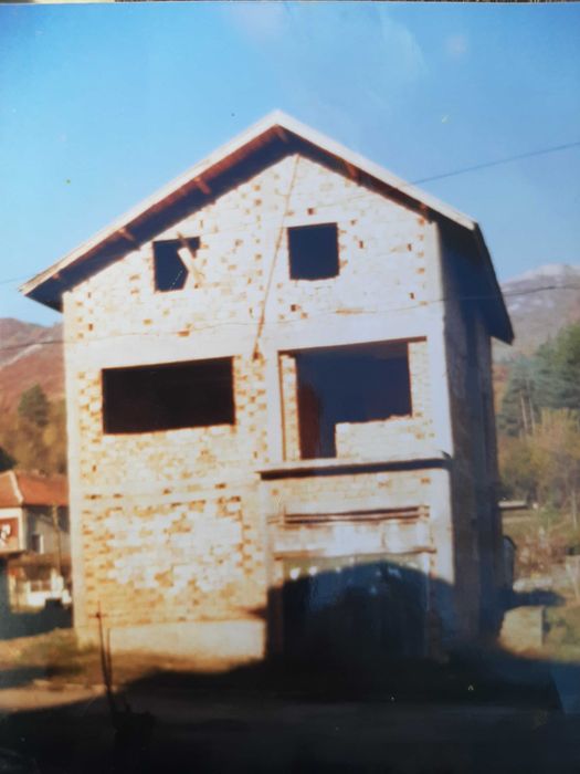 Продава се къща в с.Згориград 292 кв.м.