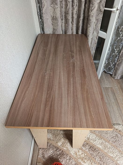Продам стол со стульями 2 шт