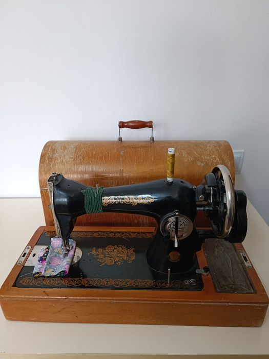 Продаётся швейная машина