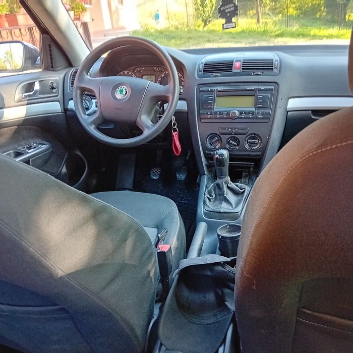 Vând Skoda Octavia 2