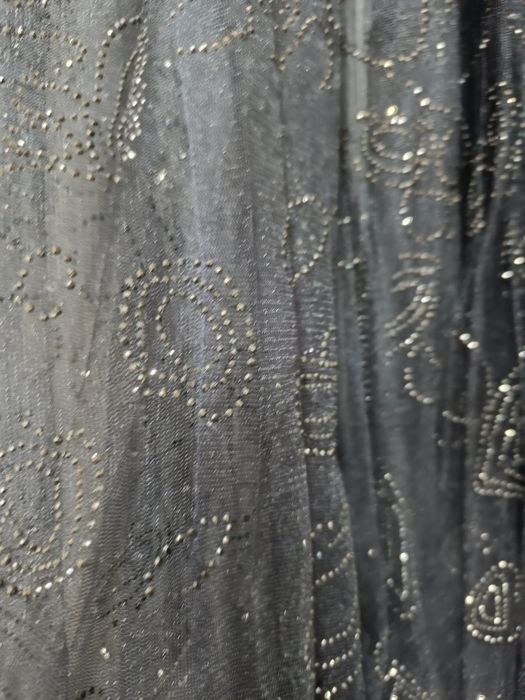 Уникална официална рокля няма забележки по нея, размер ХС