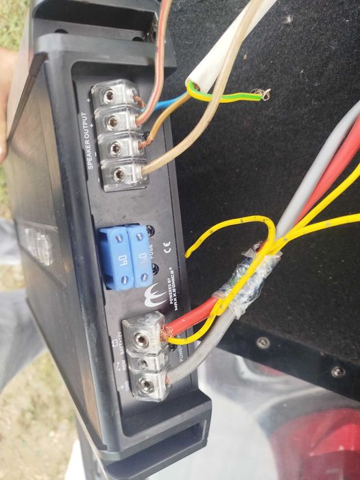 Vând subwoofer Sony xplode 2600 W 2000 lei