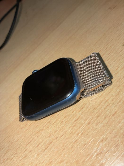 Apple watch saria 7 …an 2021. 45 mm