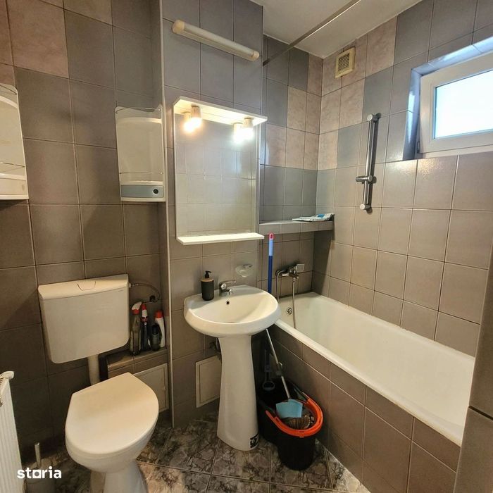 Apartament cu balcon, lift și centrală pe gaz în Sibiu
