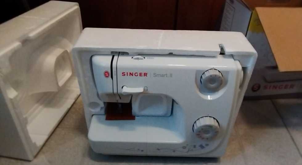 Продавам нова шевна машина Singer Smart II