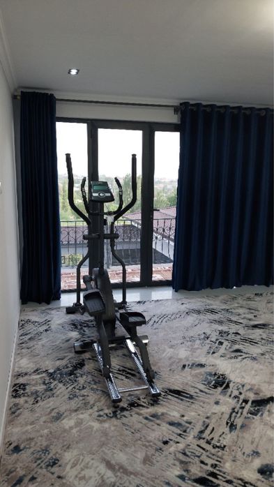 Дача с зимним бассейном, сауной и бильярдом