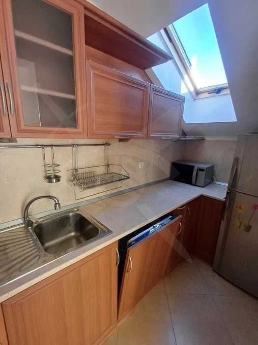 Дава се под наем Тристаен апартамент в Варна, Бриз - 150 кв.м за 850 € - Снимка #2