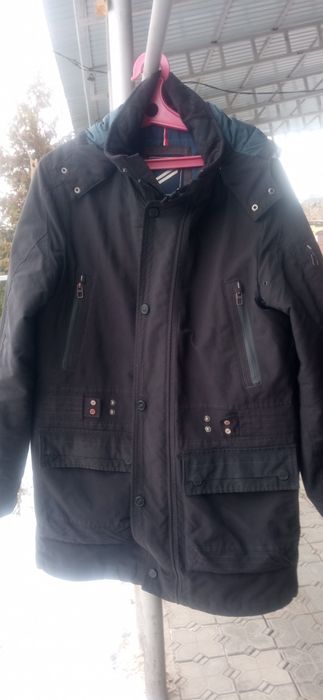 Зимняя куртка с капюшоном