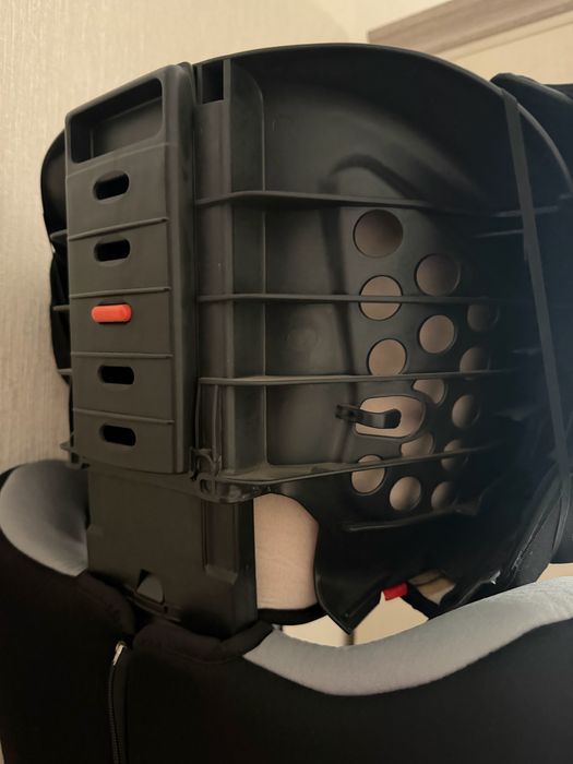 Автомобильное кресло