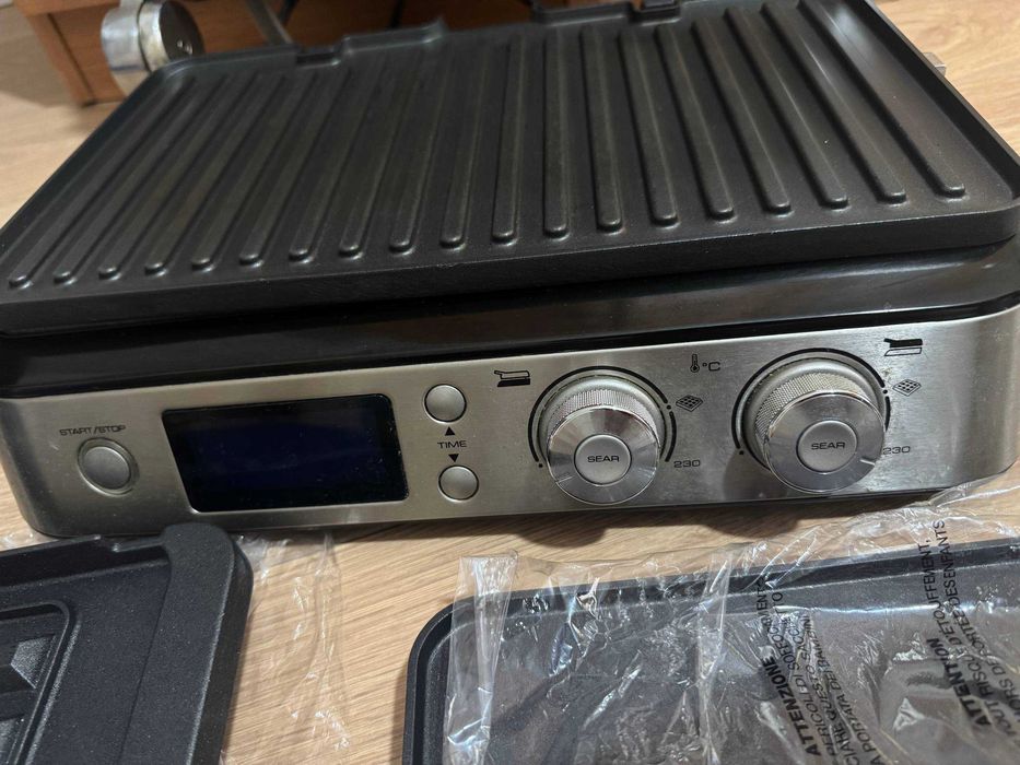 DeLonghi MultiGrill CGH1030D гриль-вафельница 3 в 1