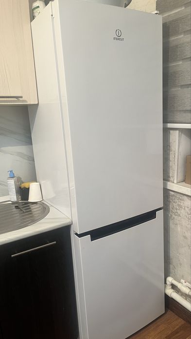 Холодильник INDESIT