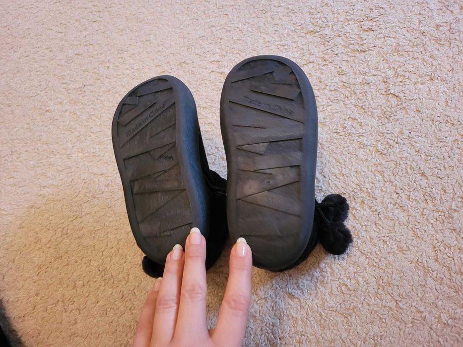 De vanzare cizme noi pt. fetite marimea 31