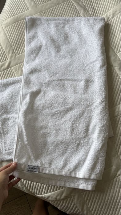 продам белые халаты, полотенца для ног