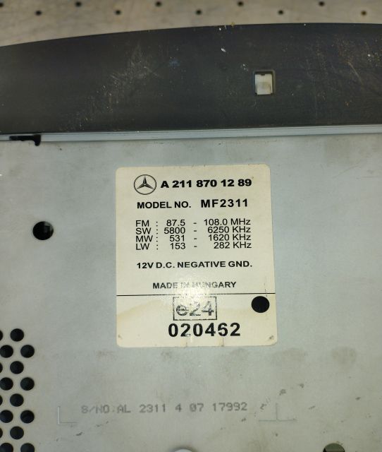 Radio CD A211 870 12 89 Mercedes-Benz E-Class W211/S211