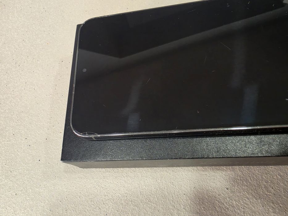 Телефон Samsung S 23 plus + 512 GB + 7бр. Кейсове подарък